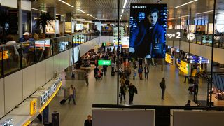 分かりやすくて、綺麗でとっても広い空港