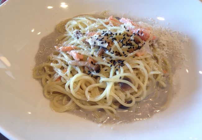 住宅街にぽつりと佇む生パスタのお店。