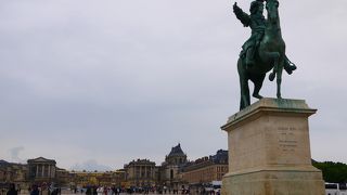 バスで行くのが便利