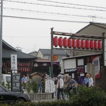 千本通に面した入口。