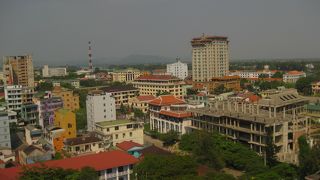 古都フエを流れる川