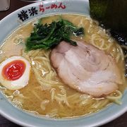 立地良い家系ラーメン