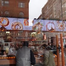 人でいっぱいです。