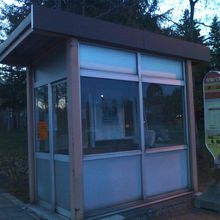 下り線高速バス待合所の様子