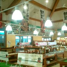 野菜は朝採り新鮮で安い！　茂木のみの美土里野菜も魅力。