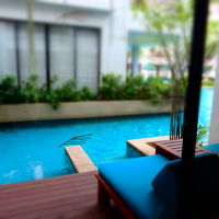 部屋から直接入れるプールです