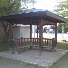 気持ち良く過ごせるあずまやもあります