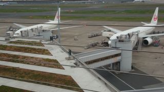 飛行機が目の前に