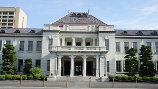 後期ルネッサンス様式を基調とした大正時代を代表する洋風建築