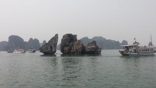 ベトナムの観光といえばハロン湾でしょう