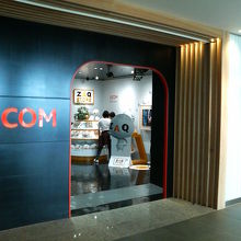 「zaq」グッズのお店もあります。