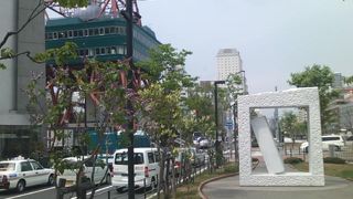 怪しげな名前に興味がそそられる作品です