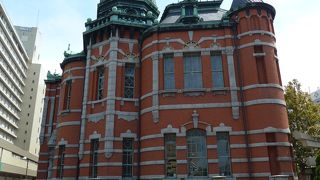 福岡市赤煉瓦文化館は唐津出身の東京駅などを設計した辰野金吾が設計しました