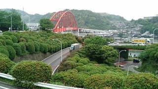 つつじの咲くころに、橋と渡しで往復を。