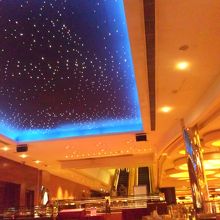 そのステージを見渡せるレストラン。イタリアンとメキシカン料理