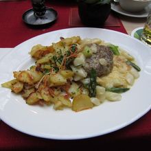 シュパーゲルと肉団子