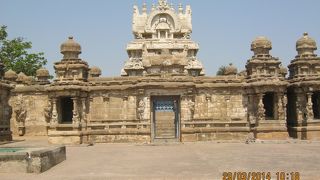 8世紀に造られたヒンズー教の寺院です。