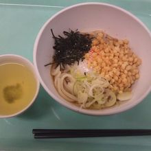 釜玉うどんをオーダーしてみました（313円）