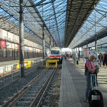 駅構内のホーム