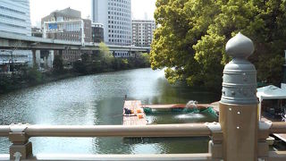 擬宝珠や色が昔風の紀尾井町へ続く橋