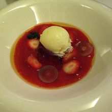 デザート　ストロベリーのスープ