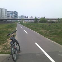 車線も引かれていて整備状況もとても良いです