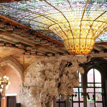 ステンドグラスの天窓