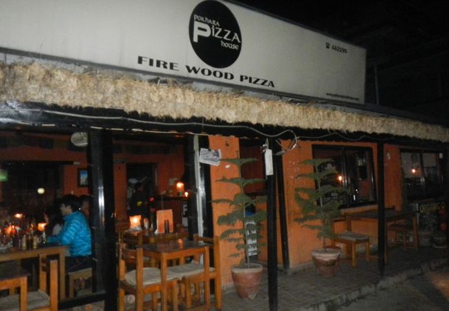 薪窯焼きのピザをテイクアウト