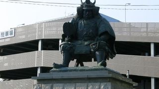 甲府駅のシンボル