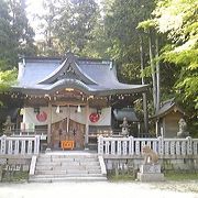 １００段以上の階段を登ると温泉神社です