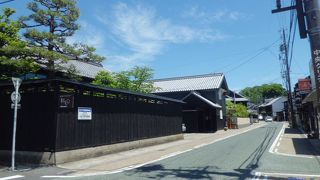 蔵や古い町並みです