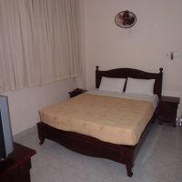 エアコンと扇風機があります