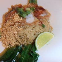 Crispy Pork Egg Noodle　