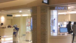 すっきりとした印象の店内となっていました