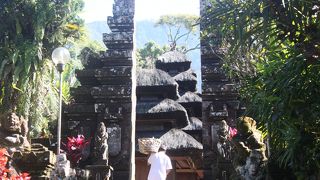 静かな寺院です