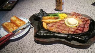 沖縄、国際通り、ステーキ、以上。