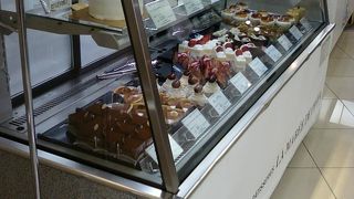 狭いですが、便利なロケーションです。