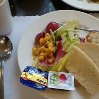 朝食は洋・中折衷