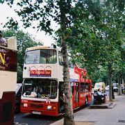 ロンドンのダブルデッカーはバス乗車時でもチケットが買えます