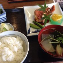 金目鯛の煮魚定食　￥１０００