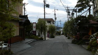 一段と静かな雰囲気の温泉街