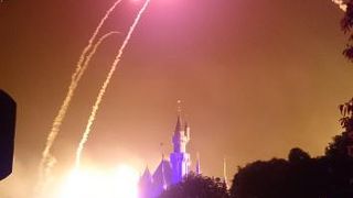 閉演前の花火は必見です。