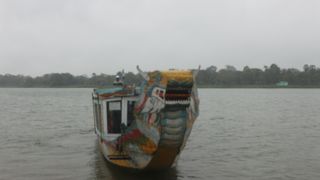 ドラゴンボードで遊覧