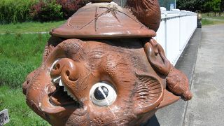 タヌキ寺の裏には広い湿原が広がっています。