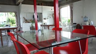 ベスト席は、窓側