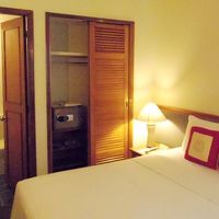 クローゼット（金庫付）と風呂&WC