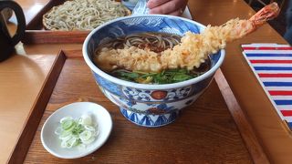 明治から続く老舗のそば屋さん。美味しかったですよ。