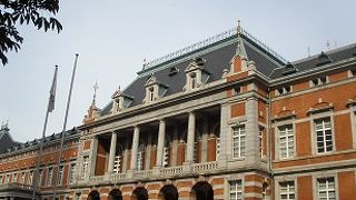 赤レンガの壮麗な法務省旧本館