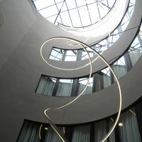 モダンなホテル内