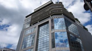 13番出口から出ると近いです